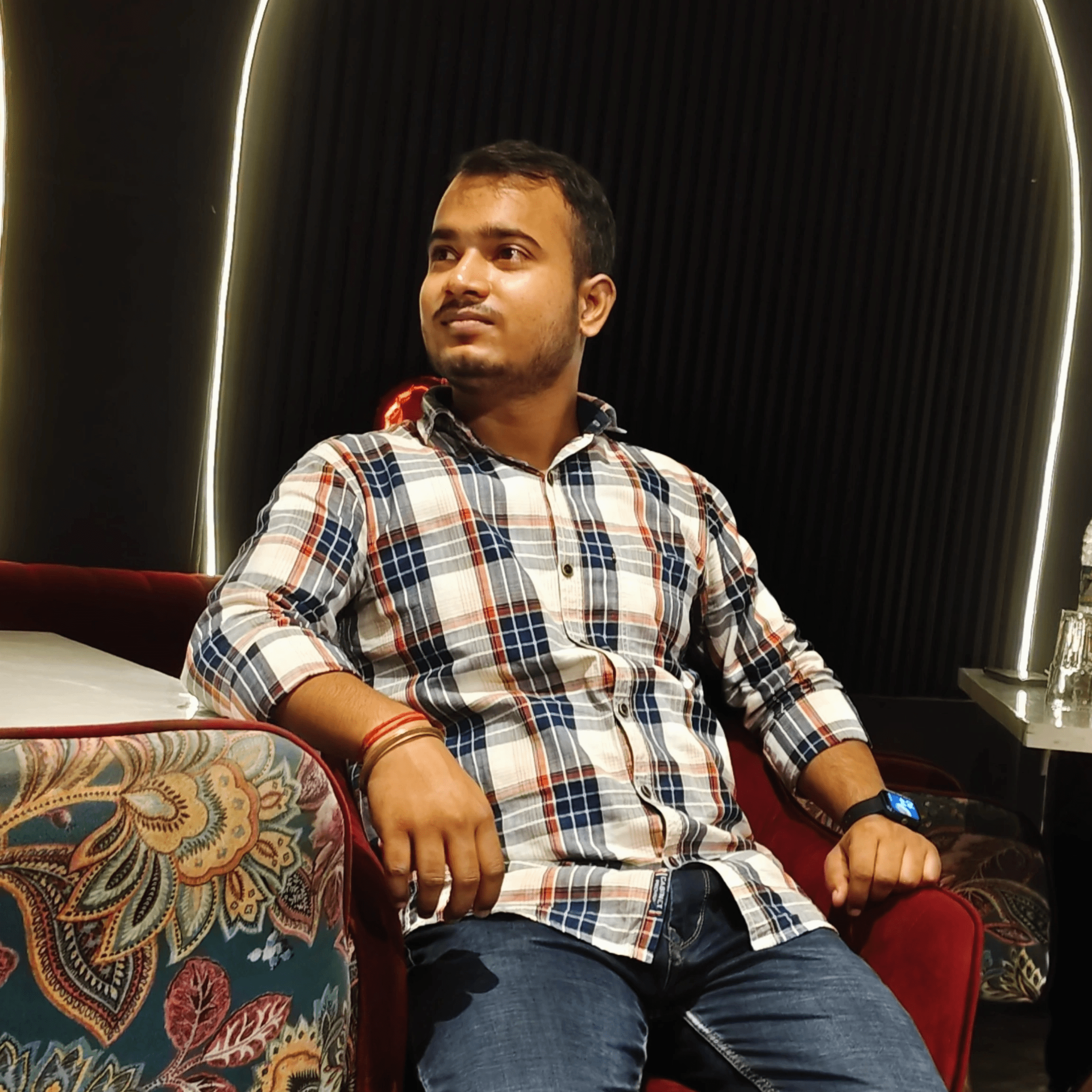 /_next/static/media/ritesh_bg.a1bc4182.png